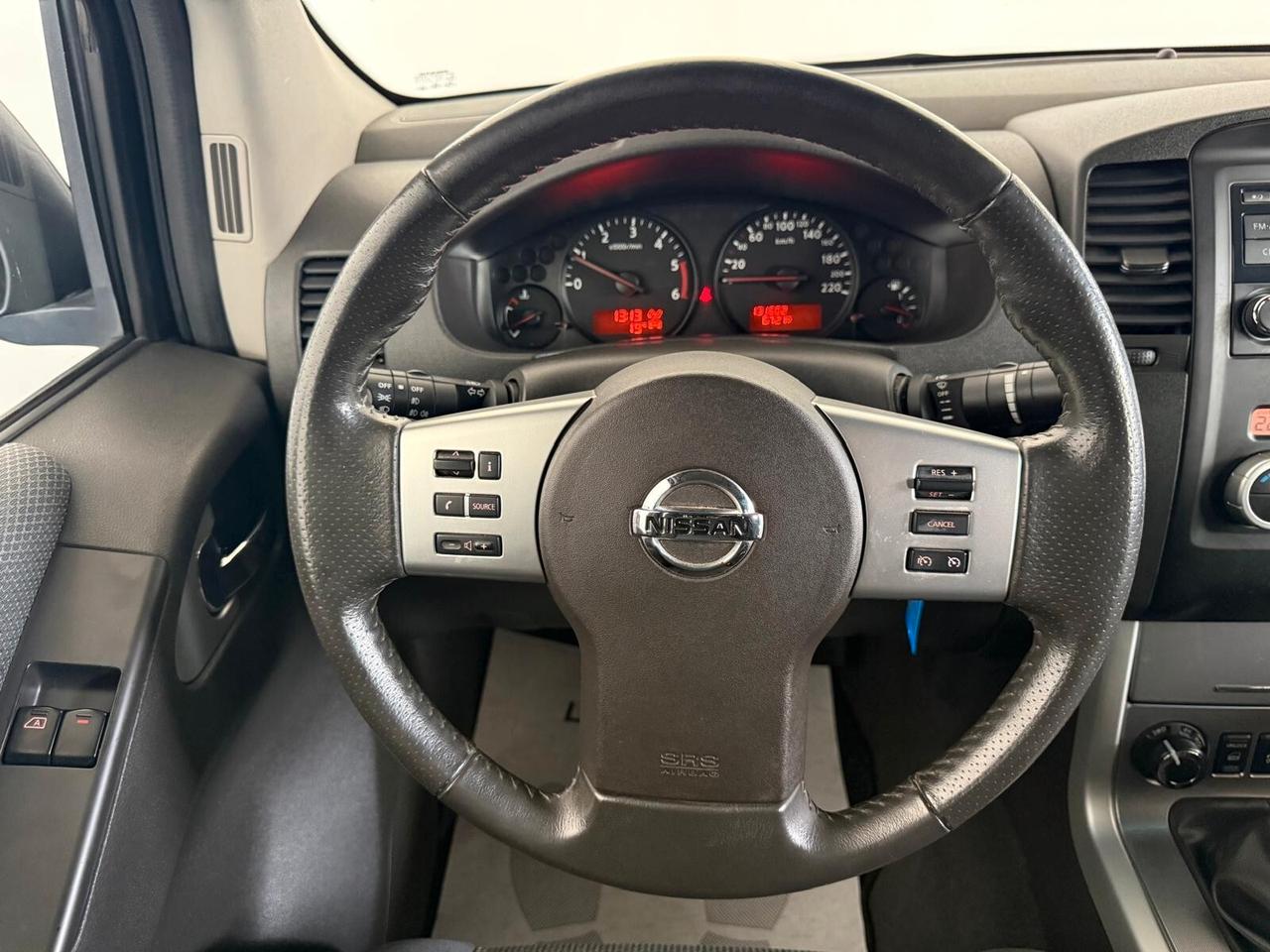 Nissan Navara 2.5 dCi 190CV King Cab SE HARD TOP