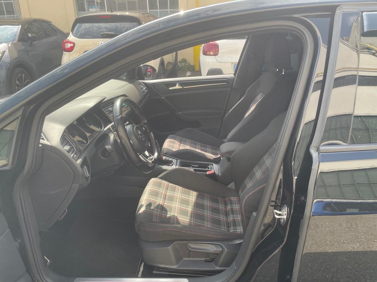 Volkswagen Golf GTI Performance 2.0 TSI DSG 5p. BlueMotion Technology