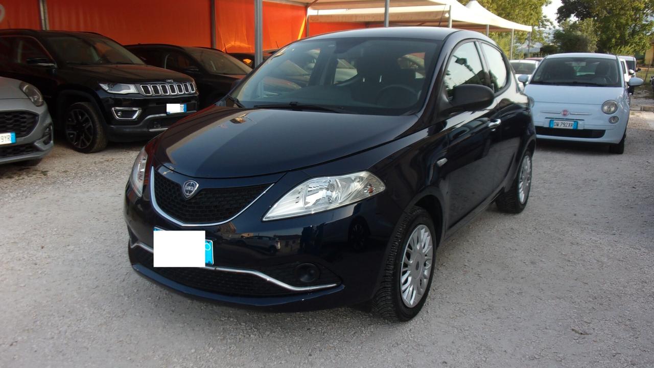 Lancia Ypsilon 1.2 69 CV 5 porte Gold