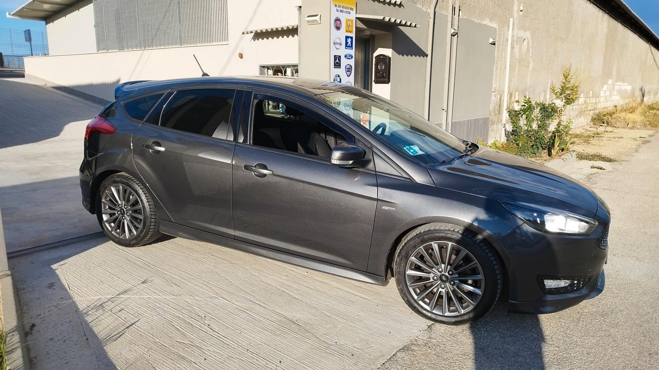 Ford Focus 1.5 TDCi 120 CV Start&Stop Powershift ST Line