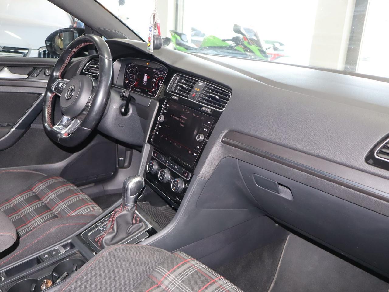 Volkswagen Golf GTI 2.0 TSI GTI #50260
