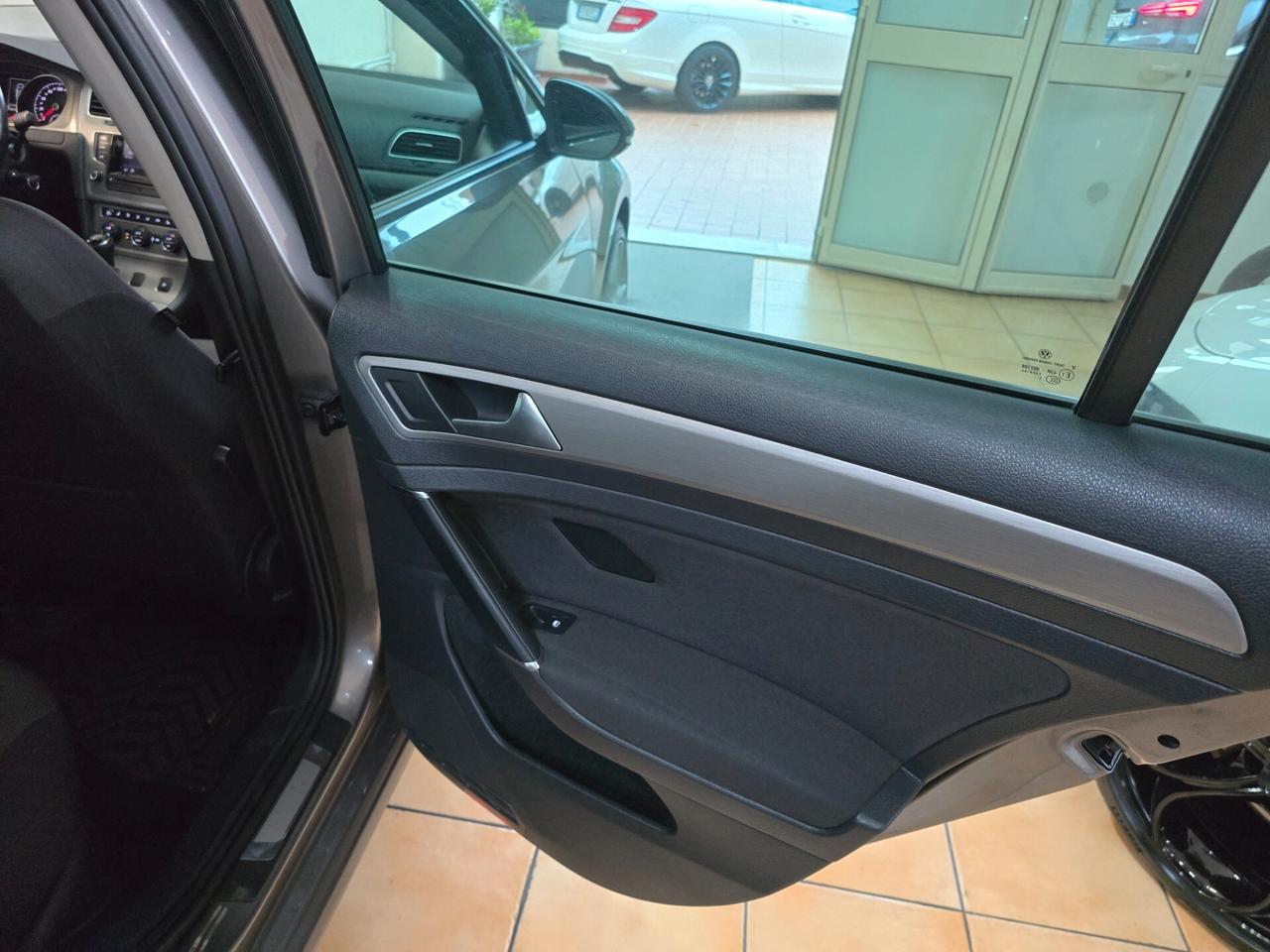 Volkswagen Golf 1.6 TDI 110 CV 5p. Business BlueMotion Technology 150€/mese