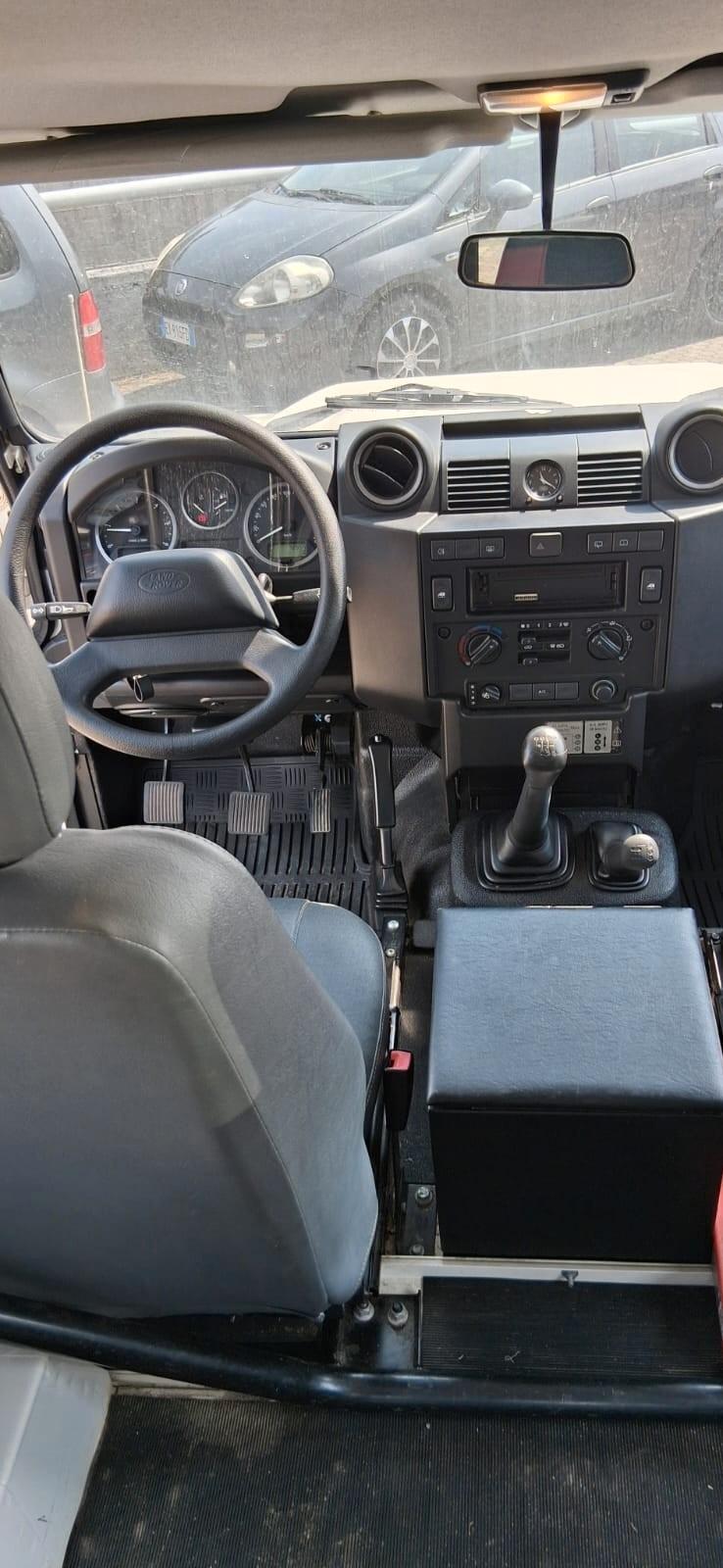 Land Rover Defender 90 2.4 TD4 Station Wagon S