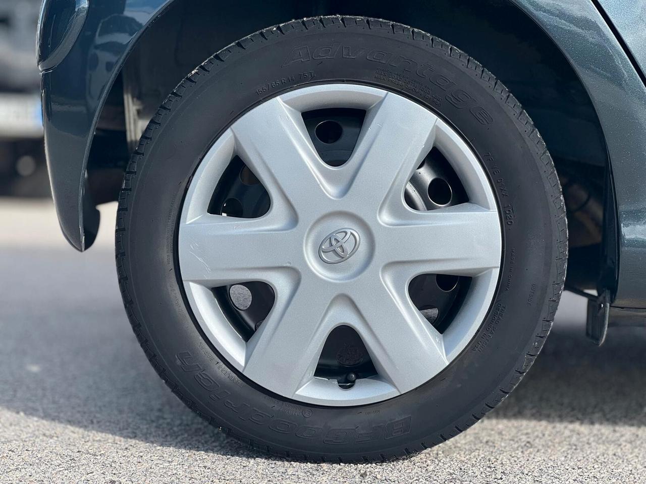 Toyota Aygo 1.0 12V VVT-i 5 porte Now Connect