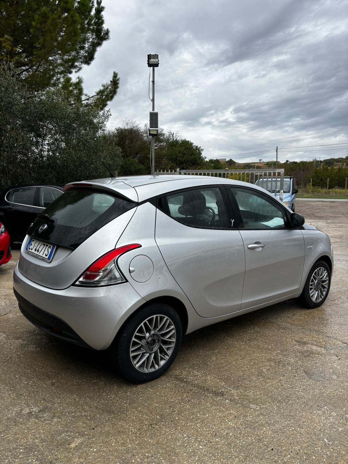 Lancia Ypsilon 1.3 MJT Platinum