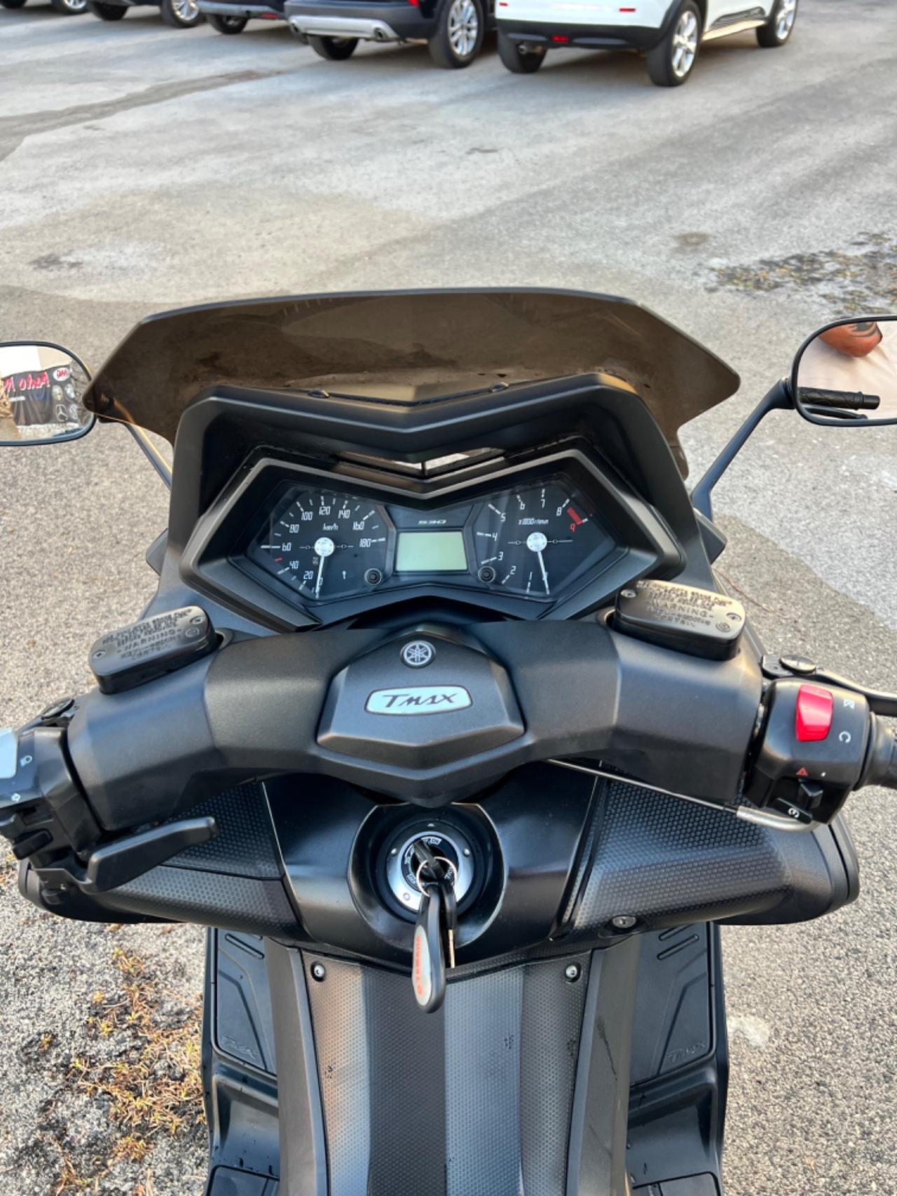 Yamaha t Max 530