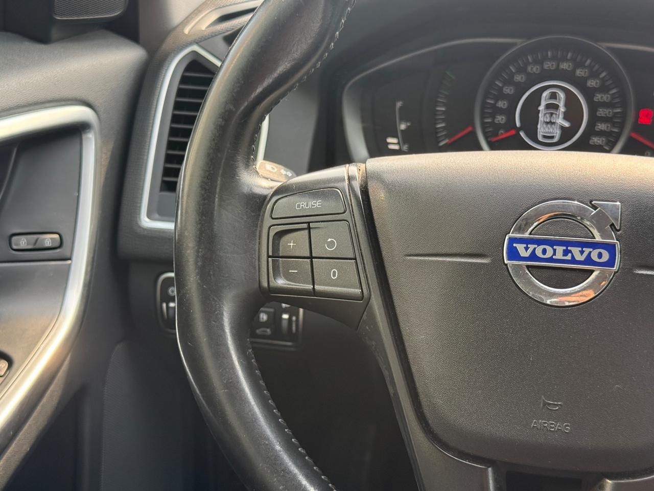 Volvo XC60 2.0d. |UNIPRO