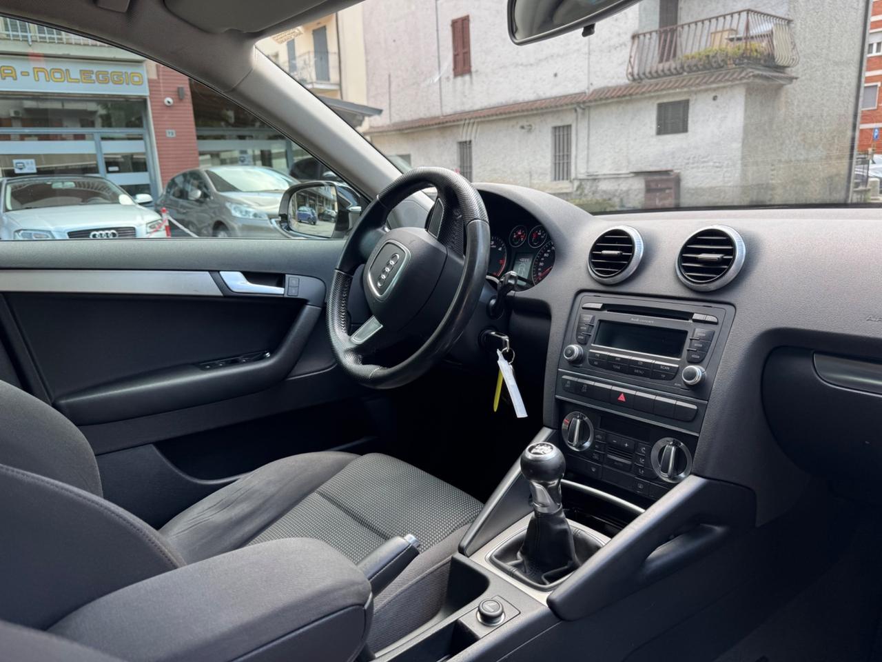 Audi A3 SPB 1.6 TDI 105 CV CR - VETRI OSCURATI - GIA' TAGLIANDATA