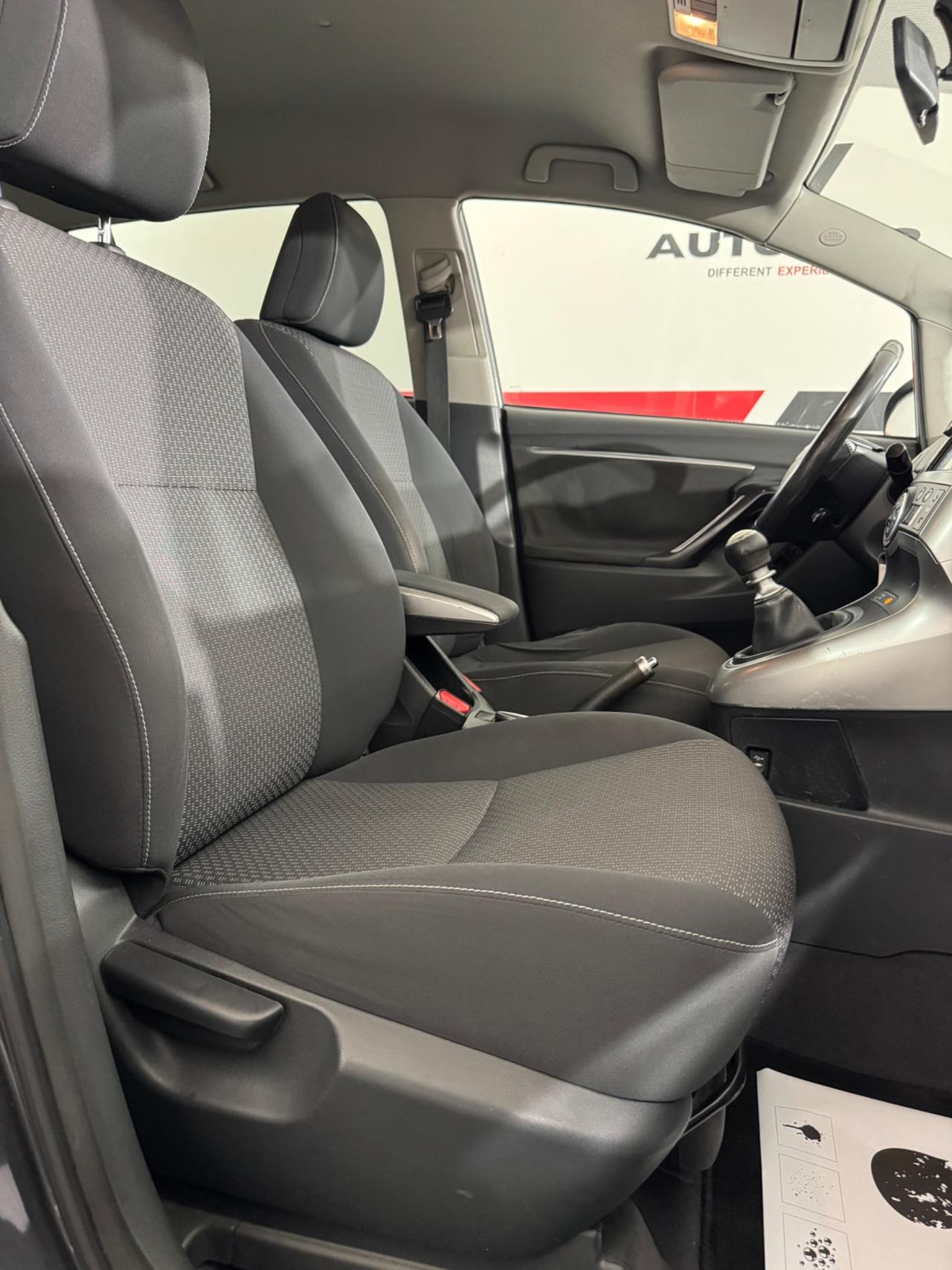 Toyota Verso 2.0 D Active 7 posti TAGLIANDI CERTIFICATI TOYOTA