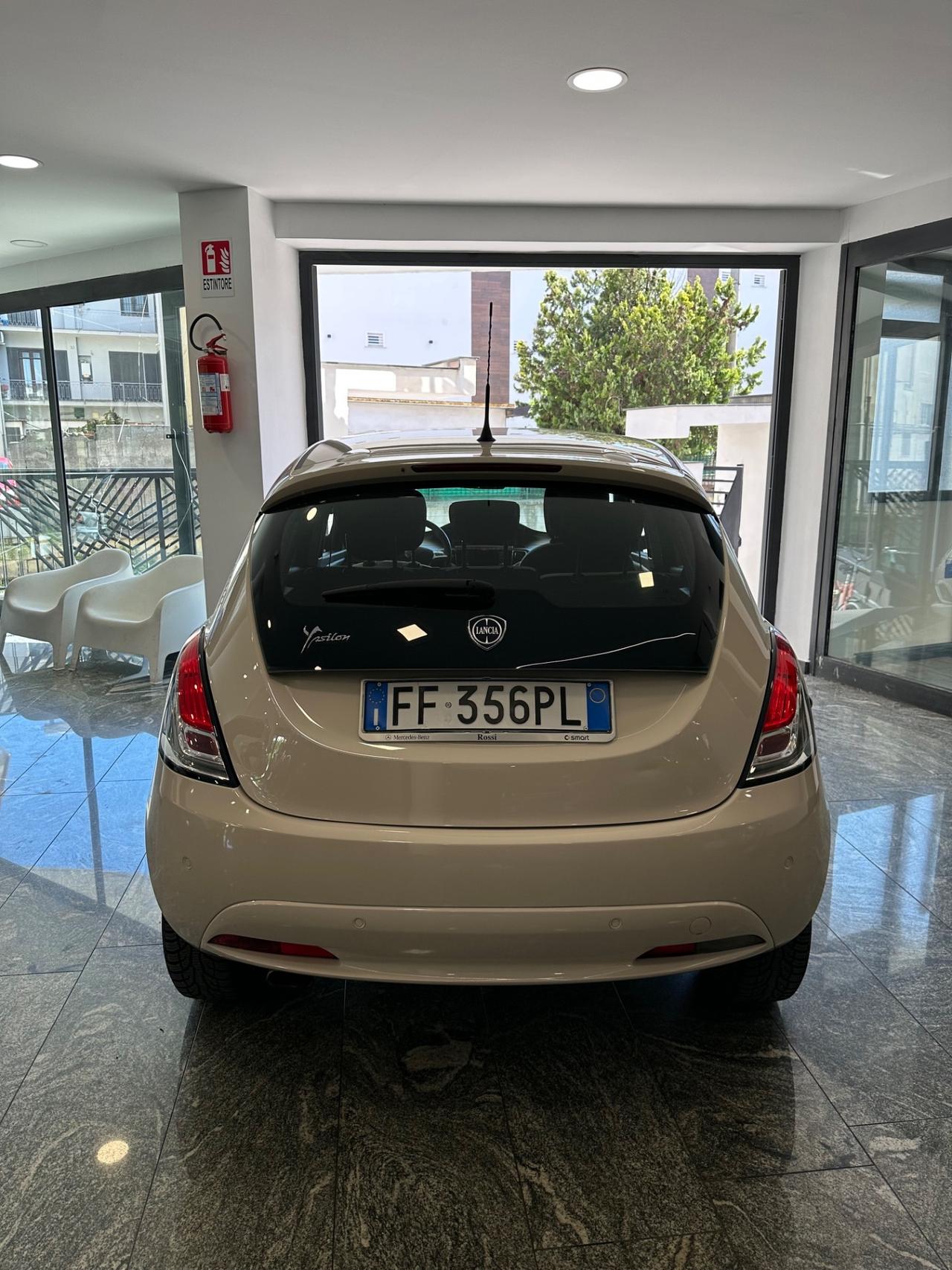 Lancia Ypsilon 1.2 69 CV 5 porte GPL Ecochic Gold