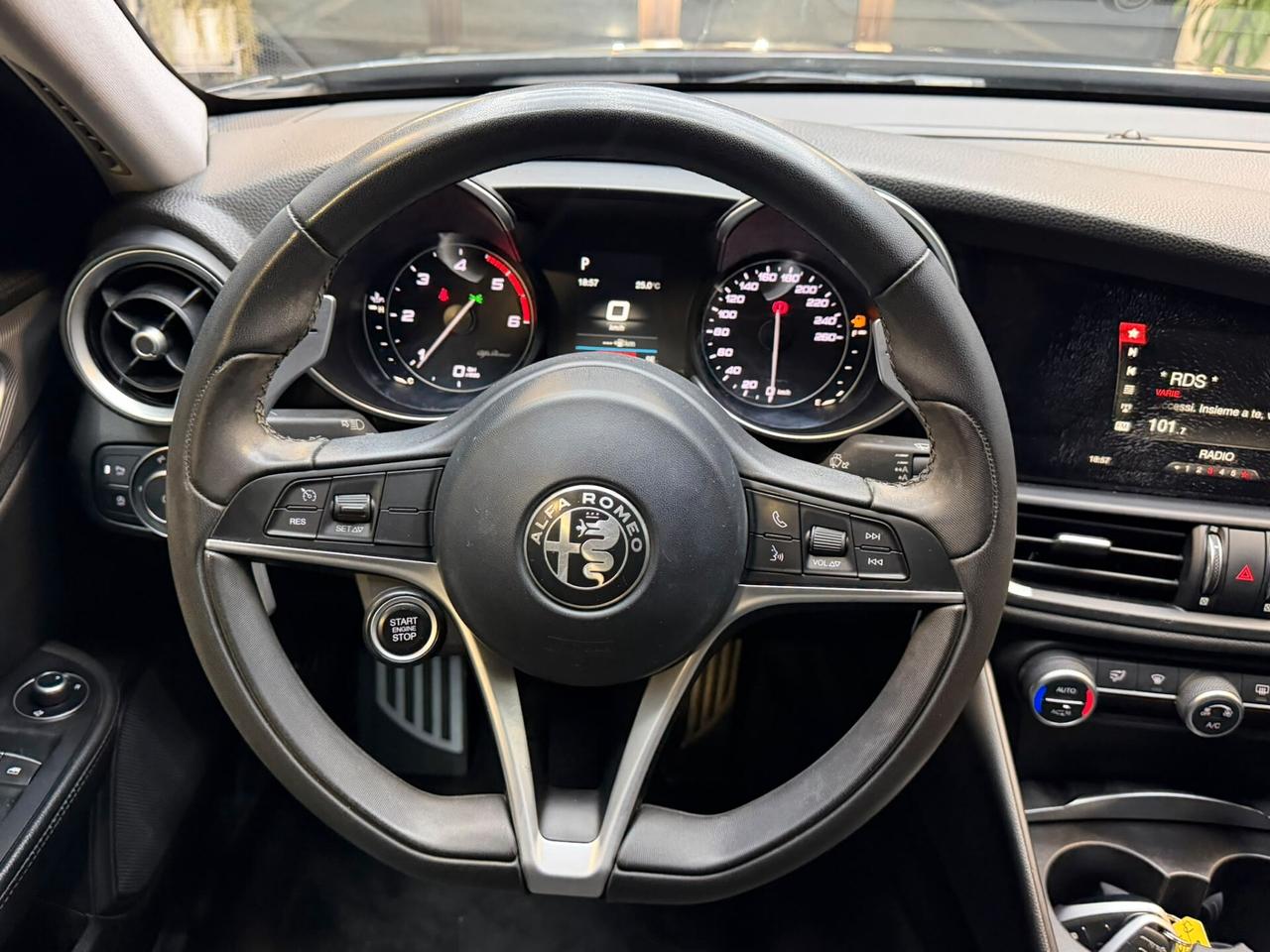 Alfa Romeo Giulia 2.2 Turbodiesel 180 CV AT8 Sport Edition