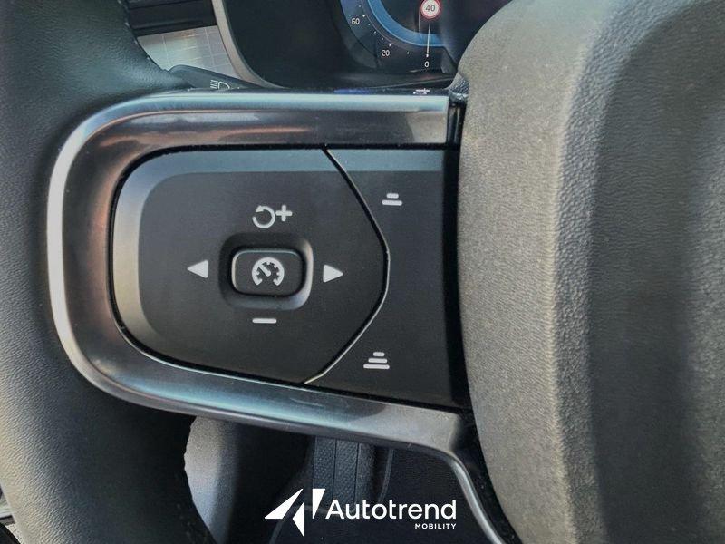 Volvo XC40 B3 163+14 CV Automatico LED Core