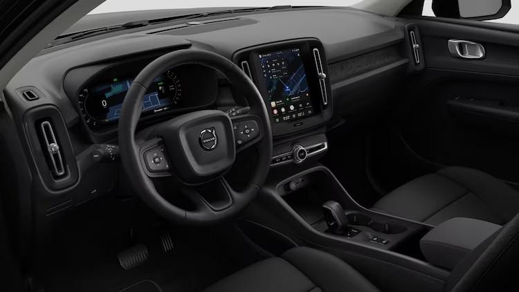 VOLVO XC40 ESSENTIAL B3 AUTO PREZZO PROMO FINO AL 31/12/2025