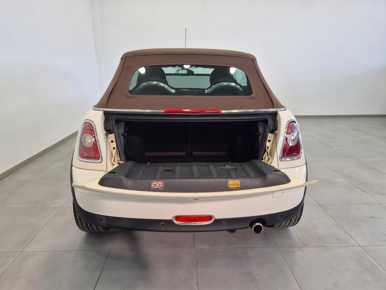 Mini Cabrio Cooper 1.6 122cv - NEOPATENTATI