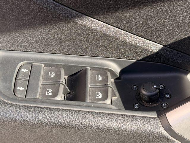 AUDI Q2 30 TDI Business