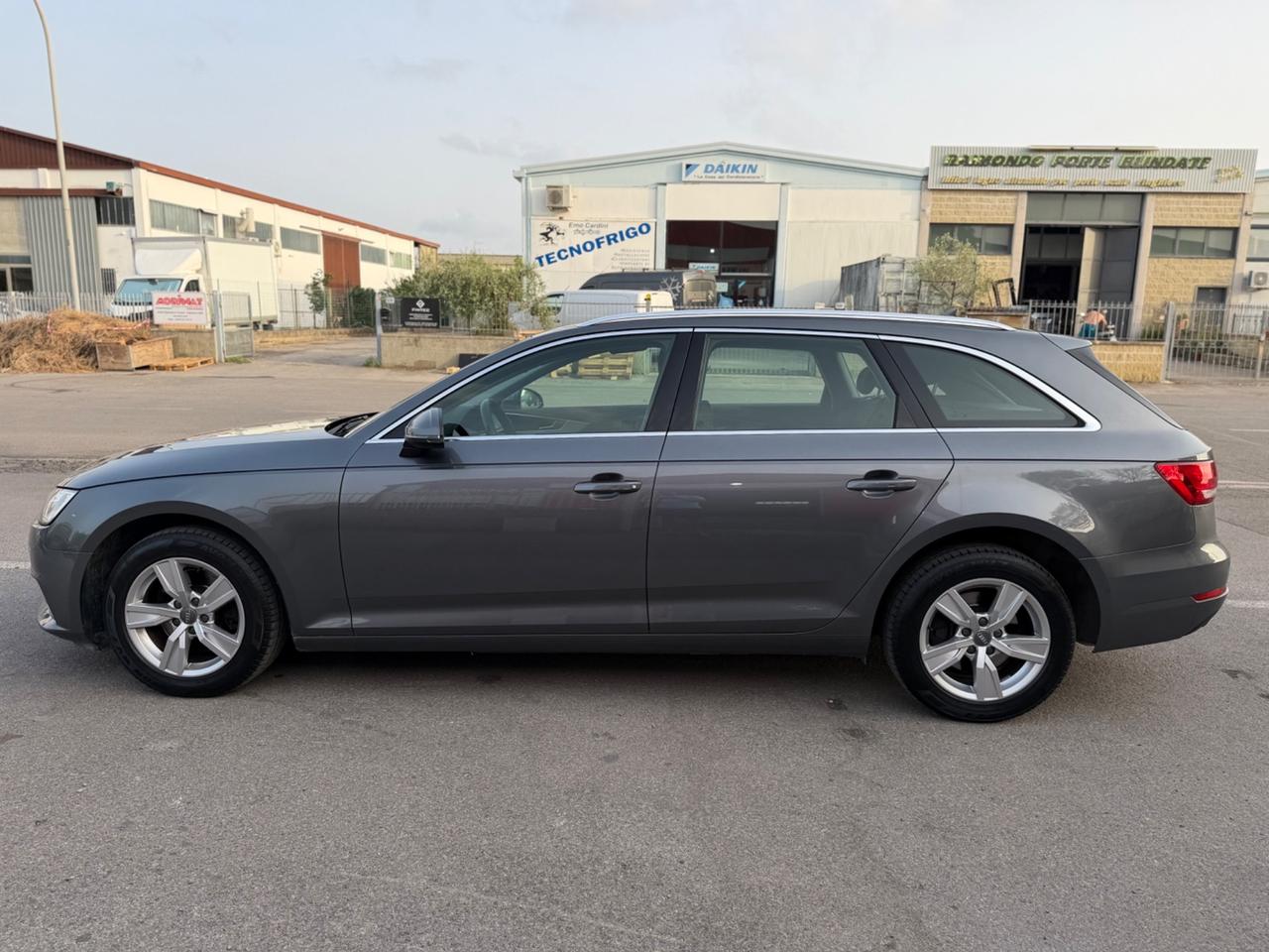 Audi A4 Avant 2.0 TFSI S tronic g-tron line edition