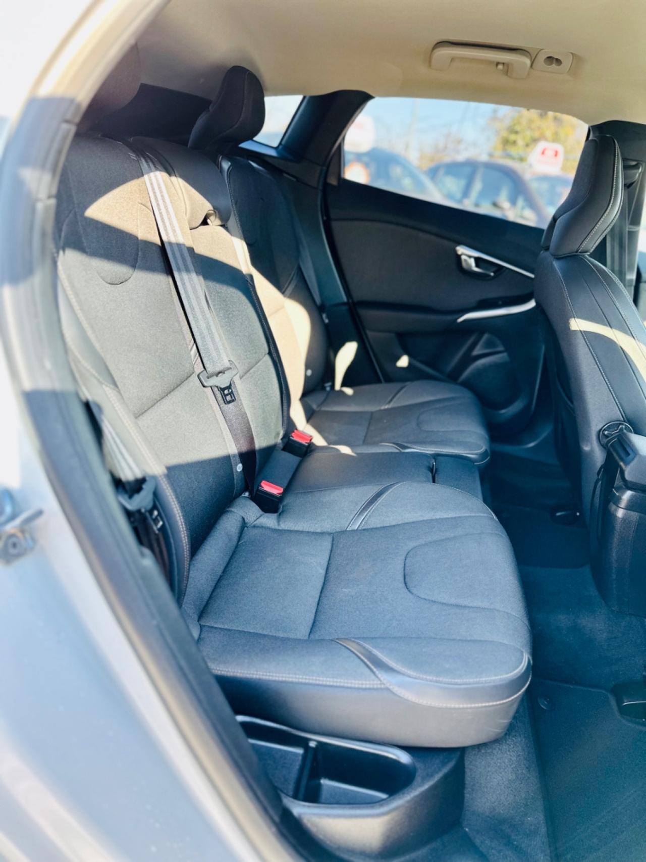 Volvo V40 Cross Country 2014 ok neopatentati D2 1.6 GARANZIA 12 Mesi ! ! !