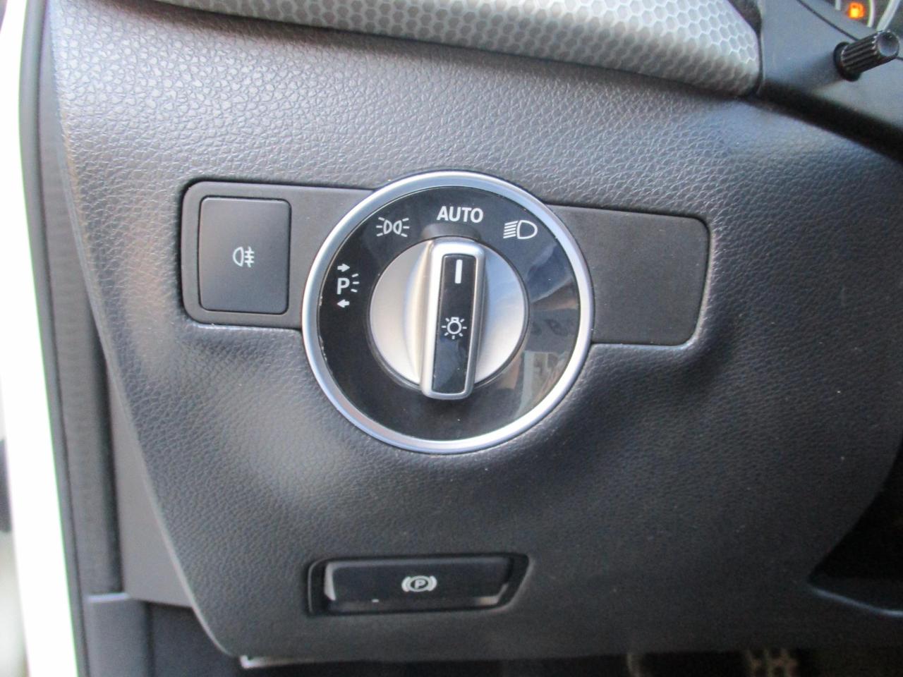 MERCEDES-BENZ B 180 CDI Premium