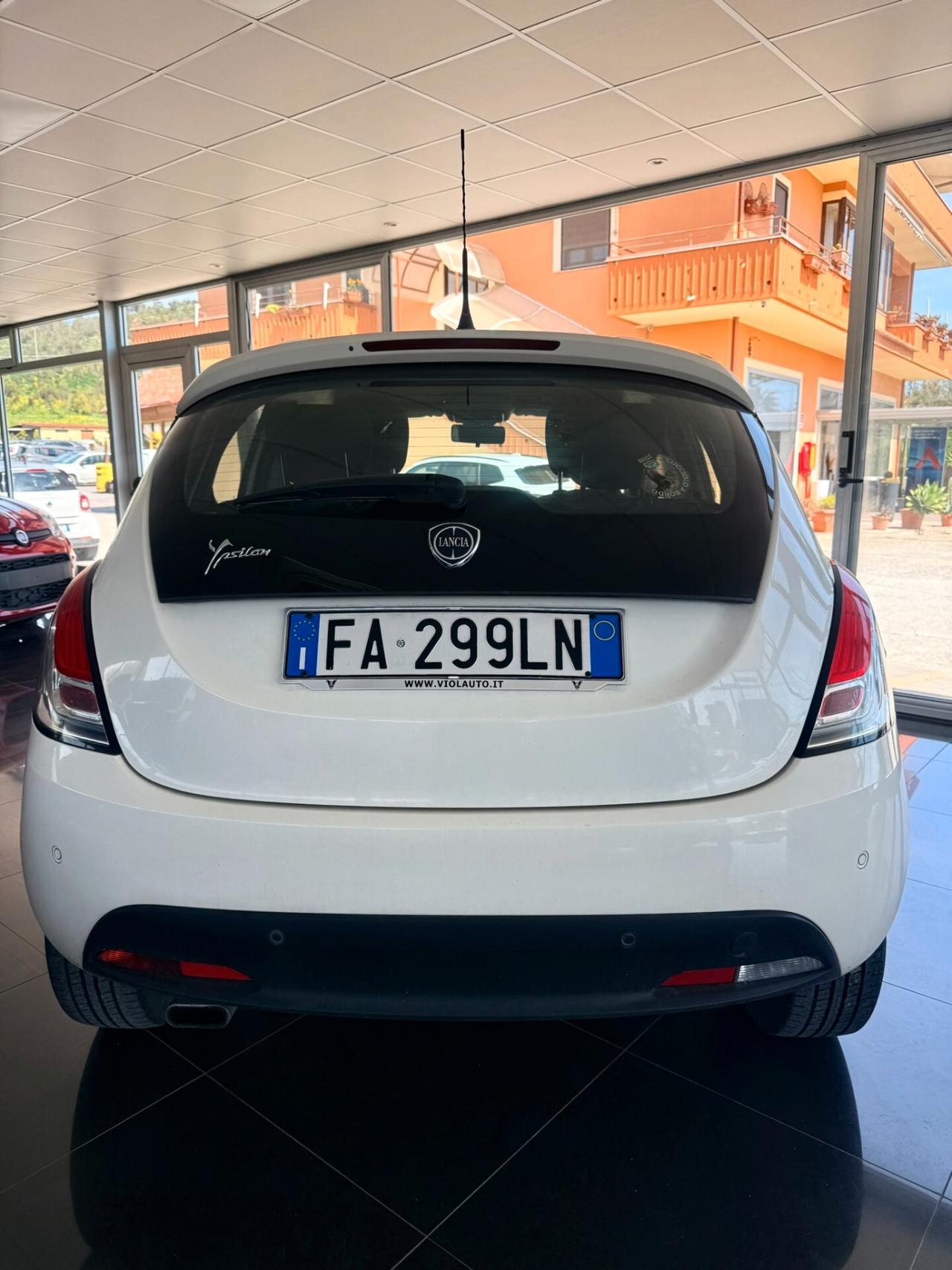 Lancia Ypsilon 1.2 69 CV 5 porte Gold