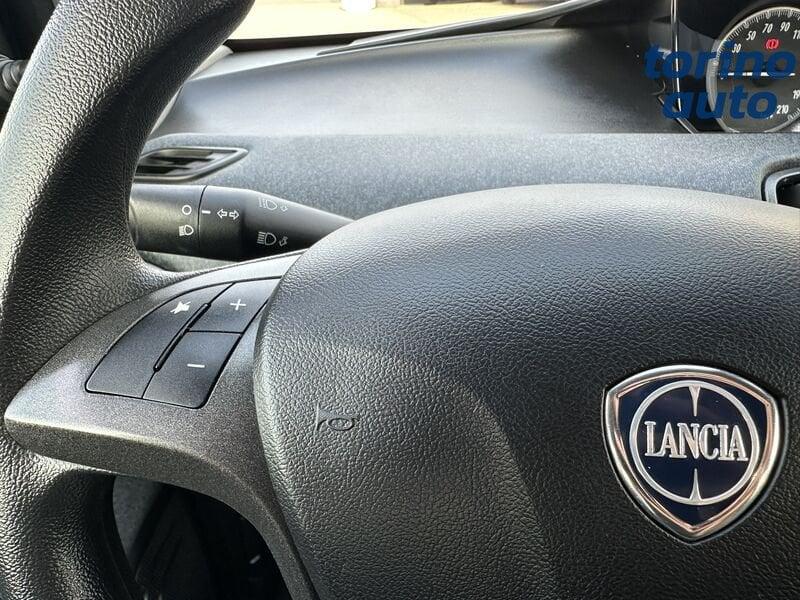 Lancia Ypsilon Ypsilon 1.0 firefly hybrid Silver s&s 70cv