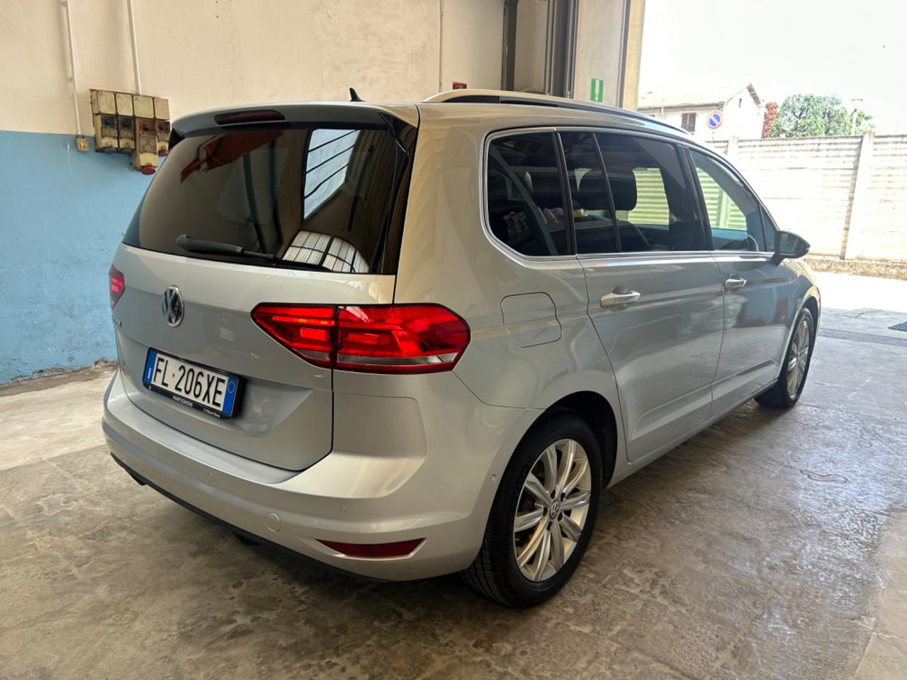 Volkswagen Touran 2.0 TDI 150 CV SCR DSG Executive BlueMotion Tech.