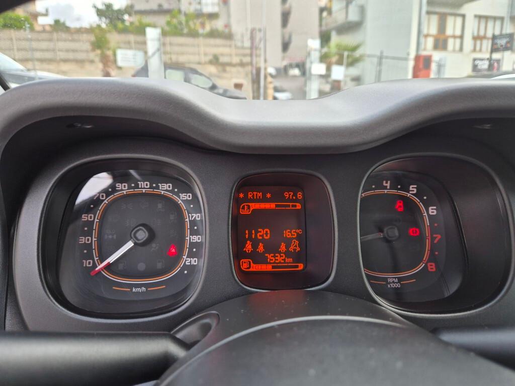 Fiat Panda 1.2 69CV 7.000 KM COMANDI AL VOLANTE