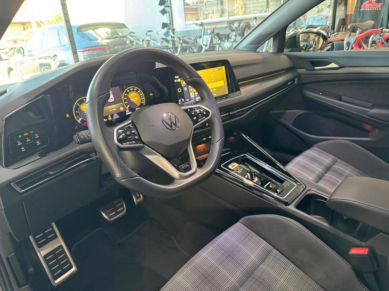 Volkswagen Golf 2.0 TDI GTD DSG PARI AL NUOVO CON SOLI 33.000 KM!!!