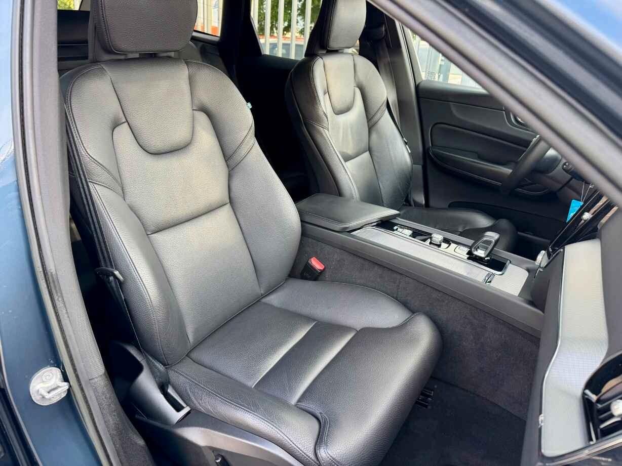 VOLVO XC60 B4 2.0 D-HYBRID 197 CV C.AUTOMATICO
