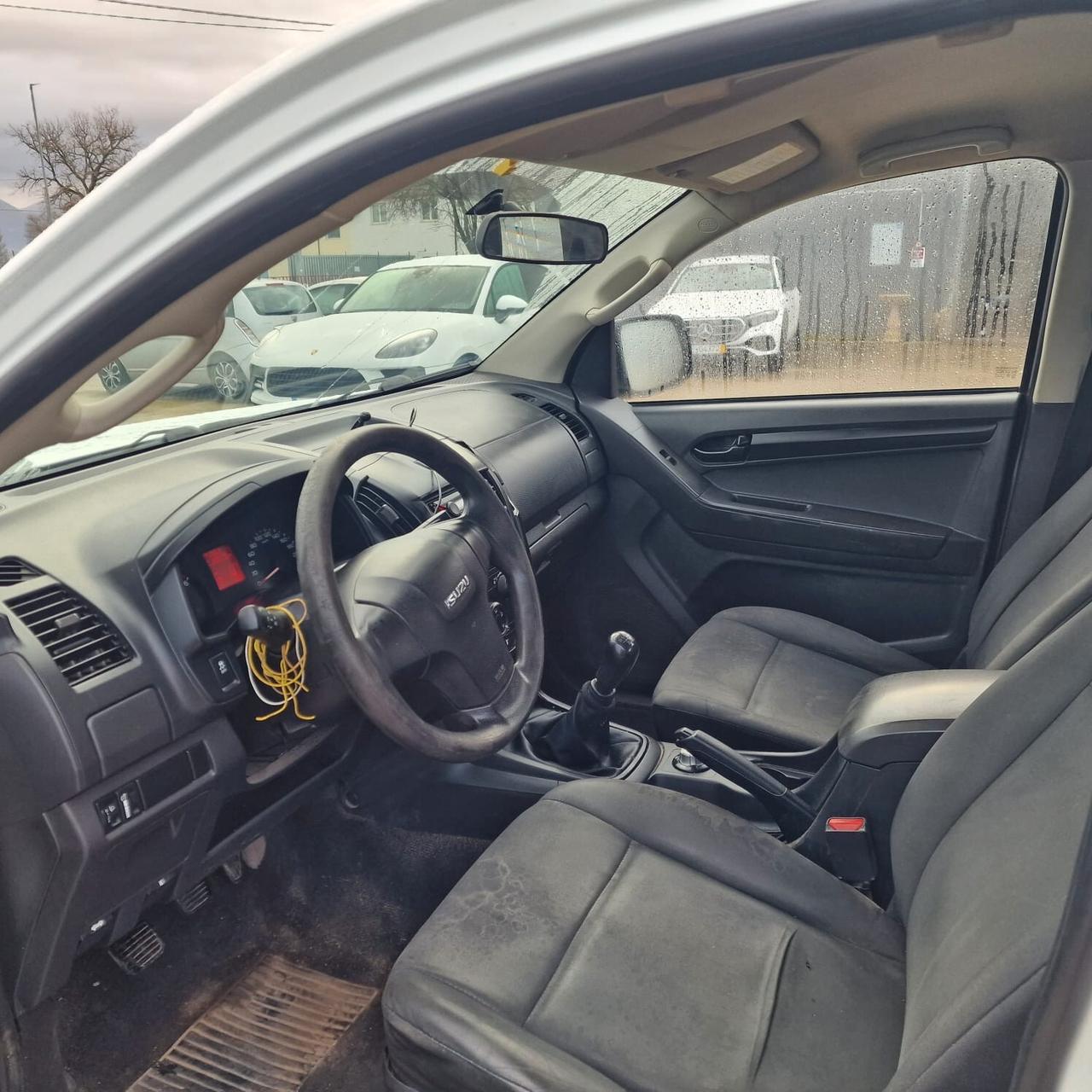 Isuzu D-Max N60 2.5 td crew Satellite 4x4 GANCIO DI TRAINO