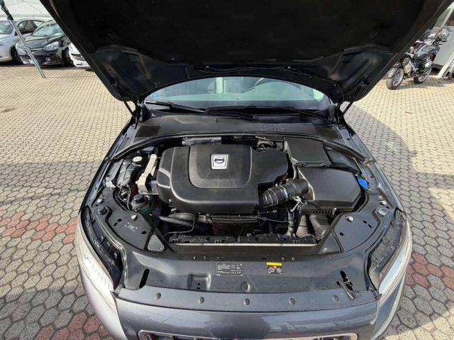 VOLVO V70 V70 III 2.0 d3 Summum geartronic E5