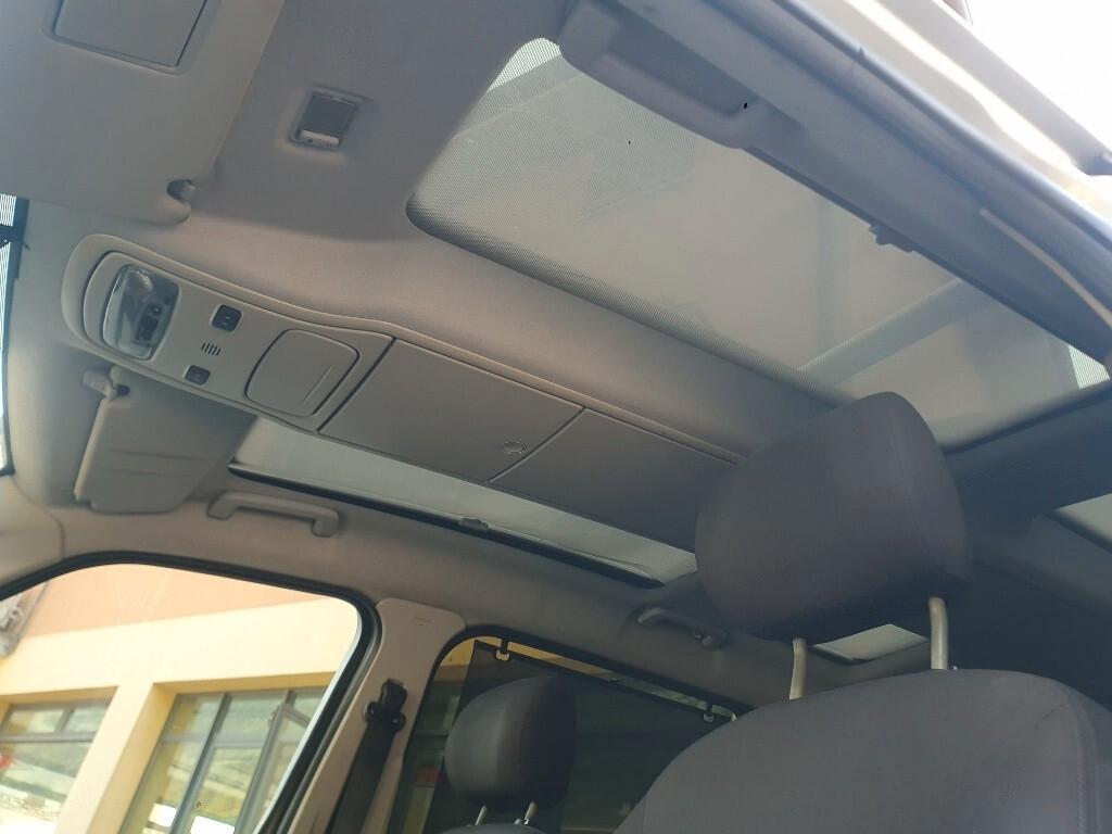 Ford Galaxy 2.0 TDCi 140 CV Ghia DPF