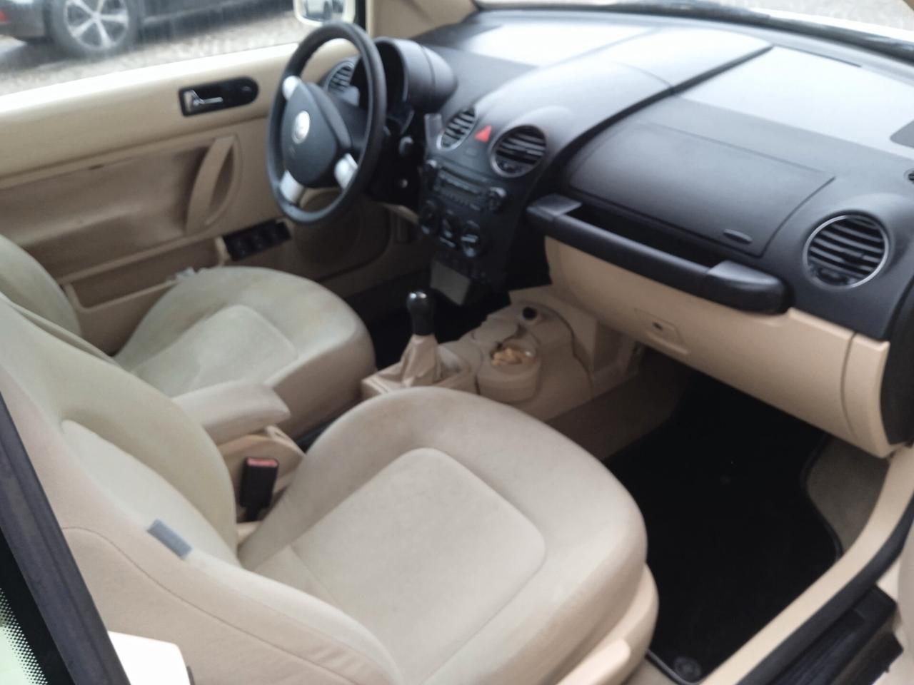 Volkswagen New Beetle 1.6 Cabrio