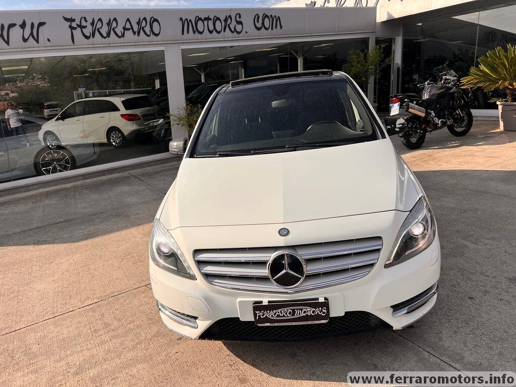 Mercedes B 180 CDI Executive teto panoramico