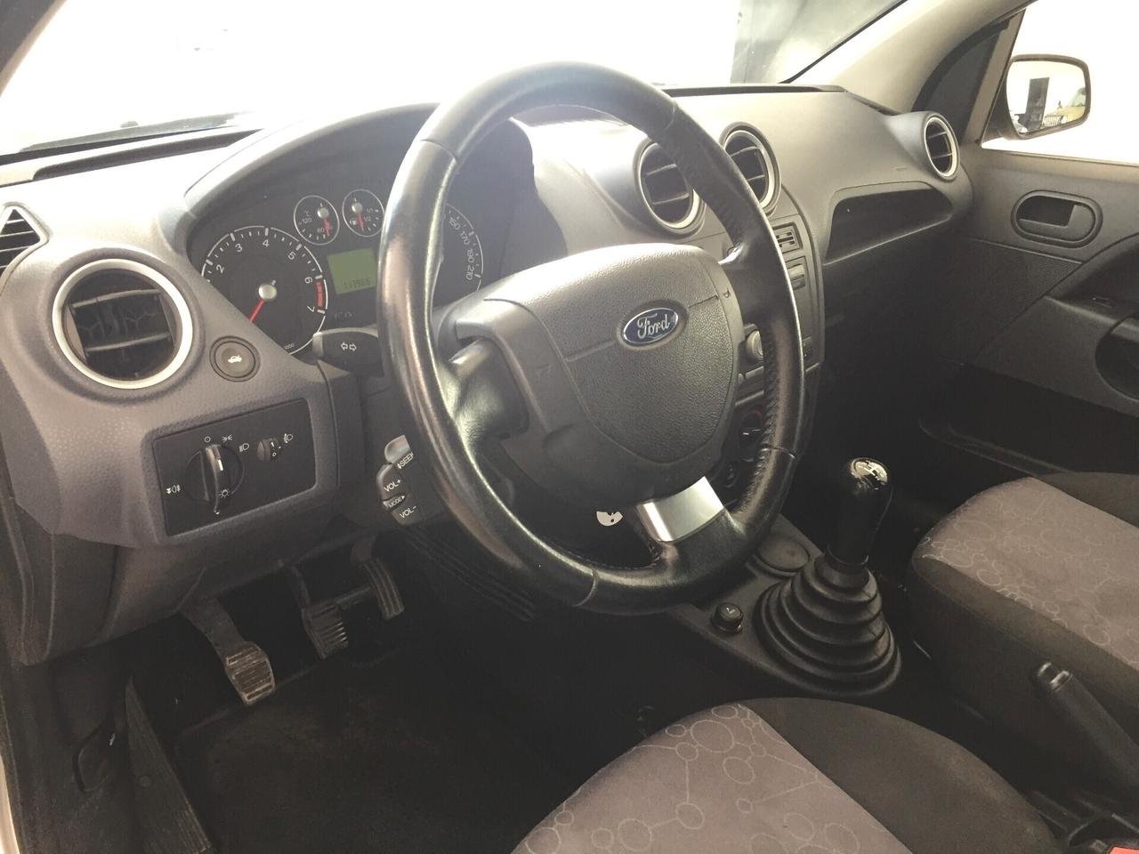 Ford Fiesta 1.2 16V 5p. Titanium