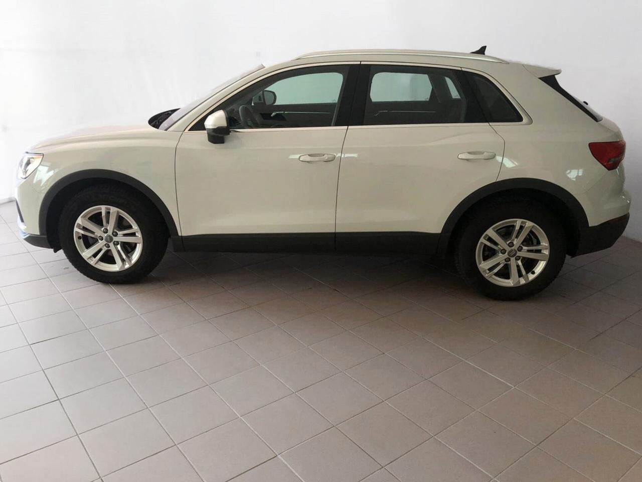 Audi Q3 35 TDI S tronic Business