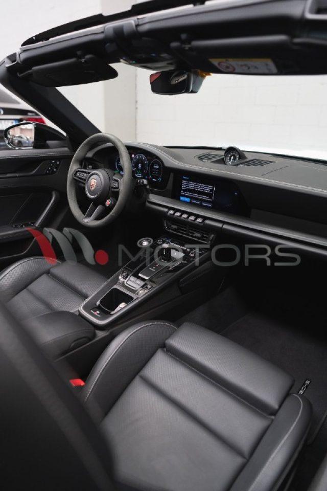 PORSCHE 911 Targa 4 GTS 2025 15.000 km Pari al Nuovo Ful