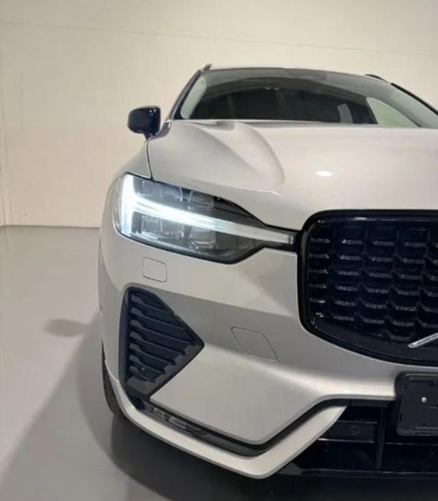 VOLVO XC60 B4 (d) AWD automatico Plus Dark