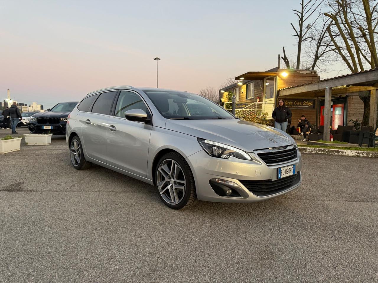 Peugeot 308 BlueHDi 120 S&S EAT6 SW Allure