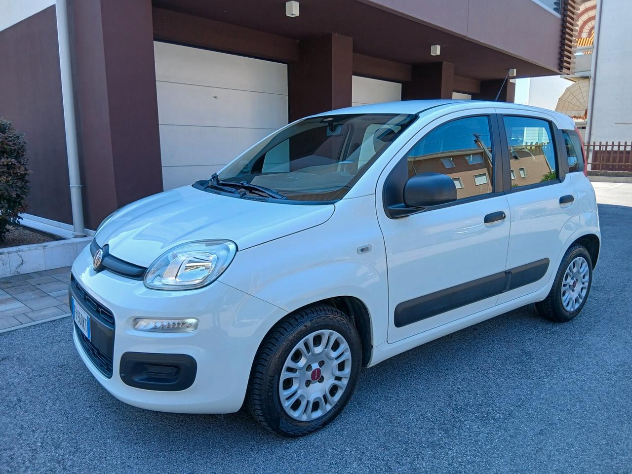 Fiat Panda 1.3 MJT 95 CV S&S Easy + gancio a € 169 mese