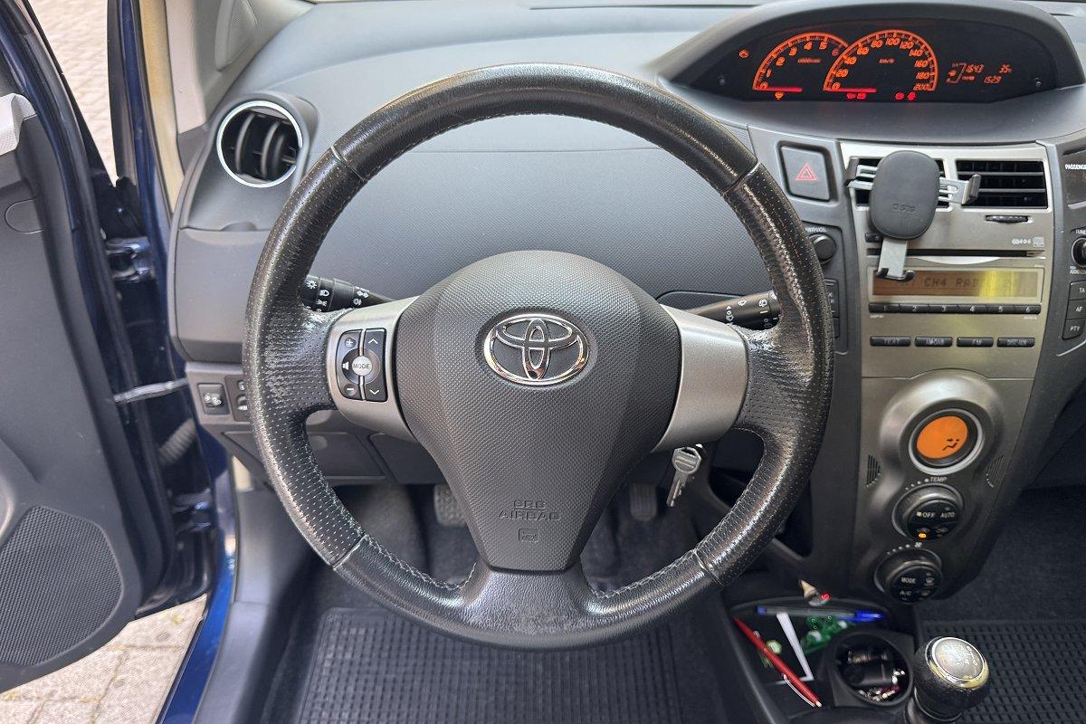 TOYOTA Yaris 1.4 D-4D DPF 5 porte Sol