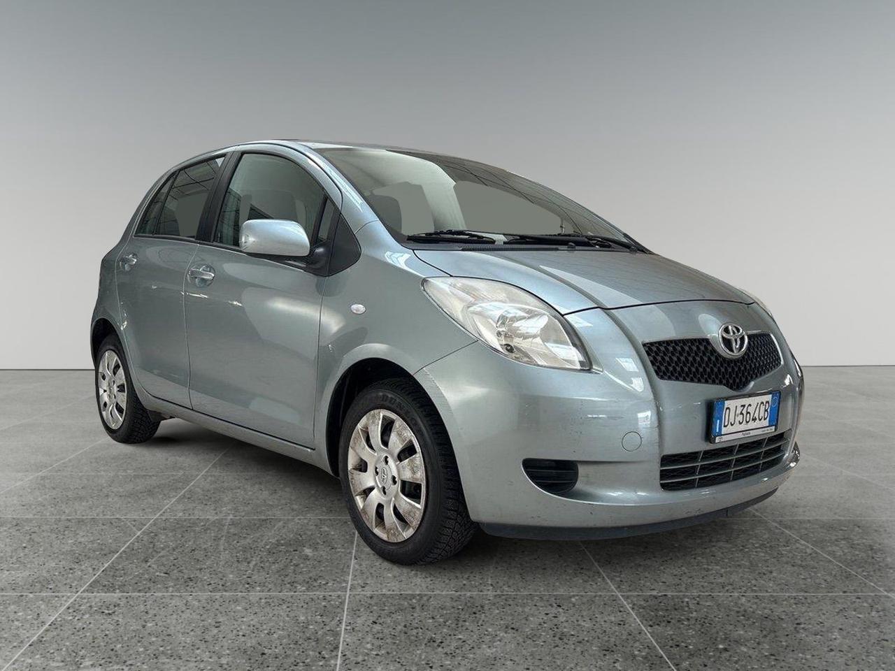 Toyota Yaris 5p 1.0 Sol