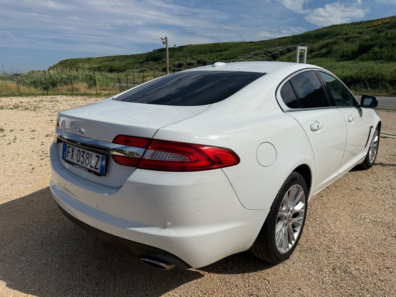 Jaguar XF 2.2 D 190 CV PERMUTE 7.999€