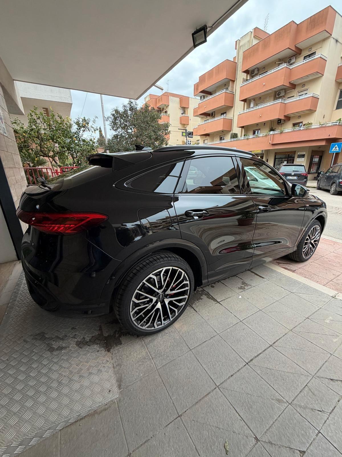 Audi Q5 SPB 40 TDI quattro S tronic Identity Black