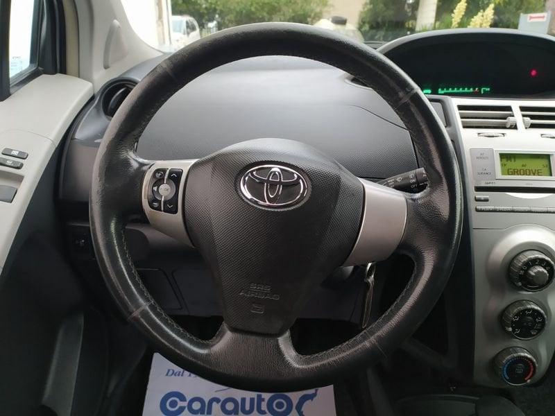Toyota Yaris Yaris 5p 1.0 Sol