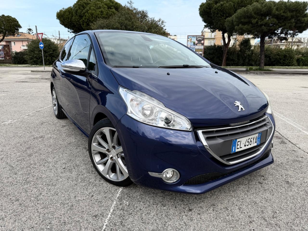 Peugeot 208 1.6 e-HDi 92 CV Stop&Start 3 porte Allure