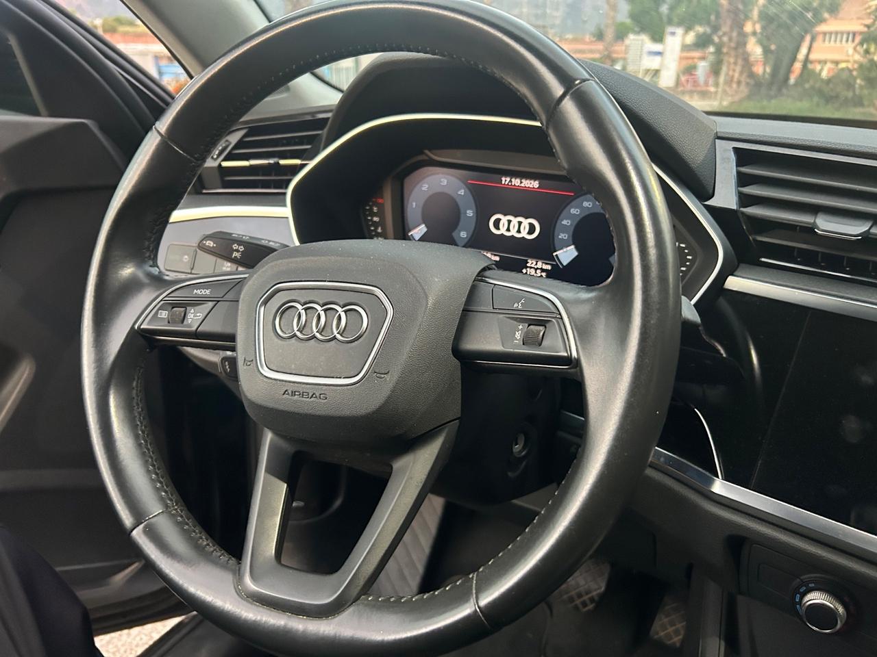 Audi Q3 35 TDI quattro Business Advanced