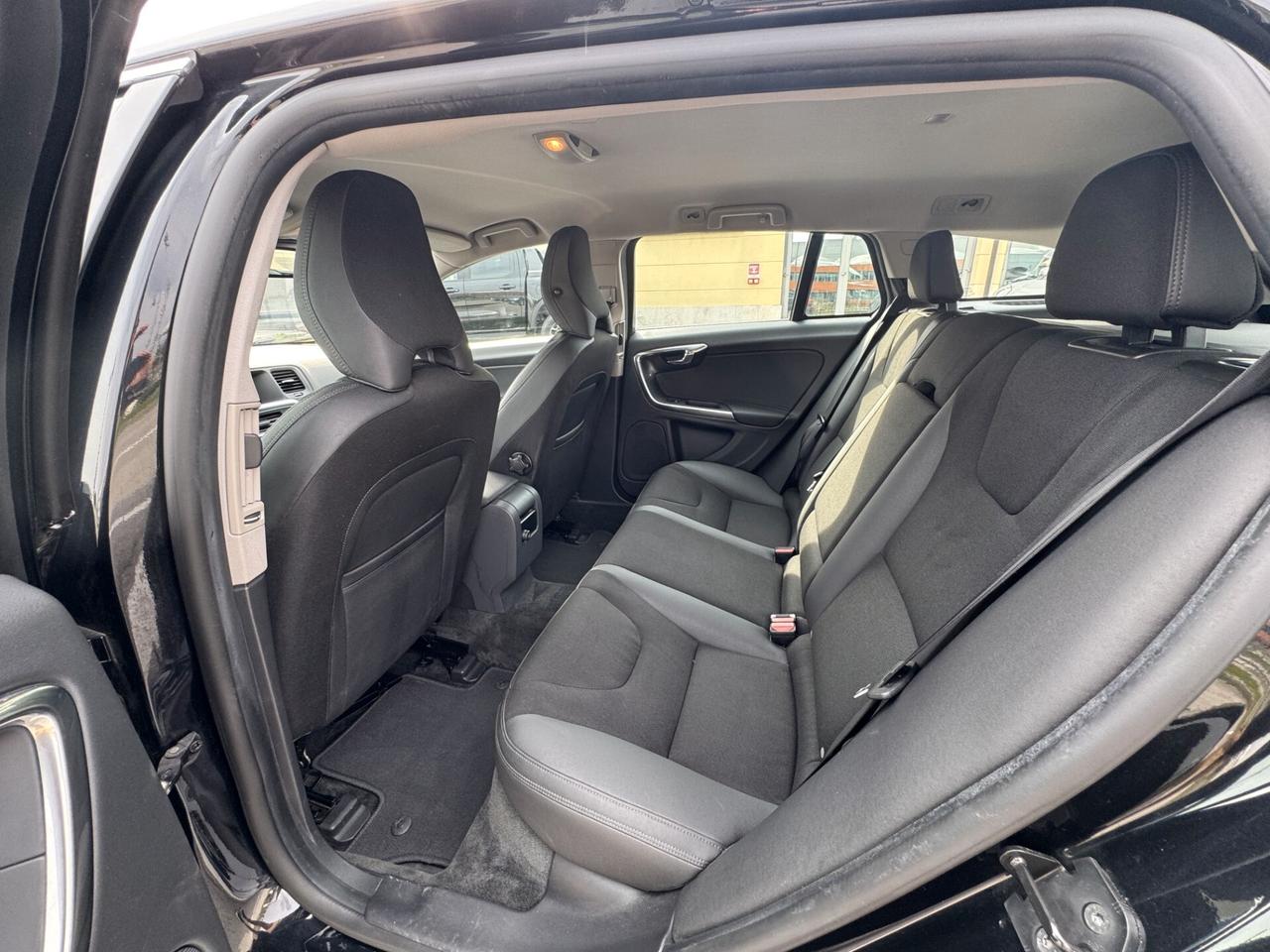 Volvo V60 D3 Geartronic Mom. Dynamic 2.0 TDCi 136CV