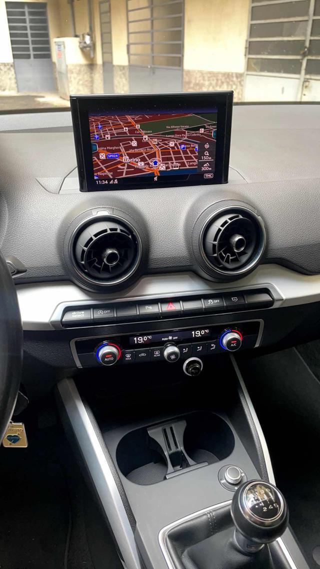 AUDI Q2 30 TFSI Business Design