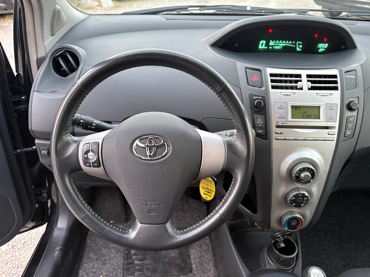 Toyota Yaris 1.0 Benz 51kw -Unico Proprietario