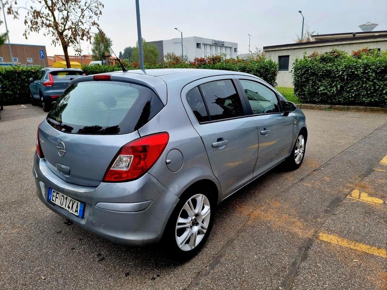 Opel Corsa 1.2 5 porte Club ADATTA A NEOPATENTATI